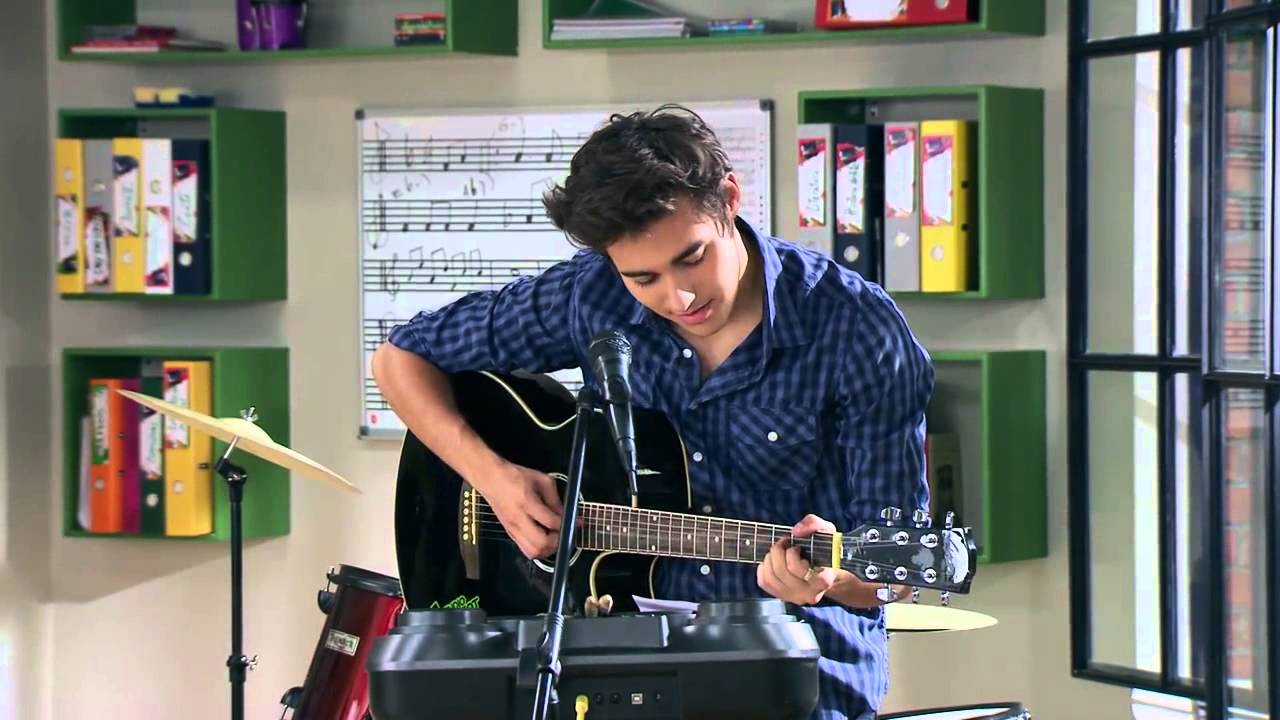 Violetta 3 - León interpreta Abrázame Y Verás
