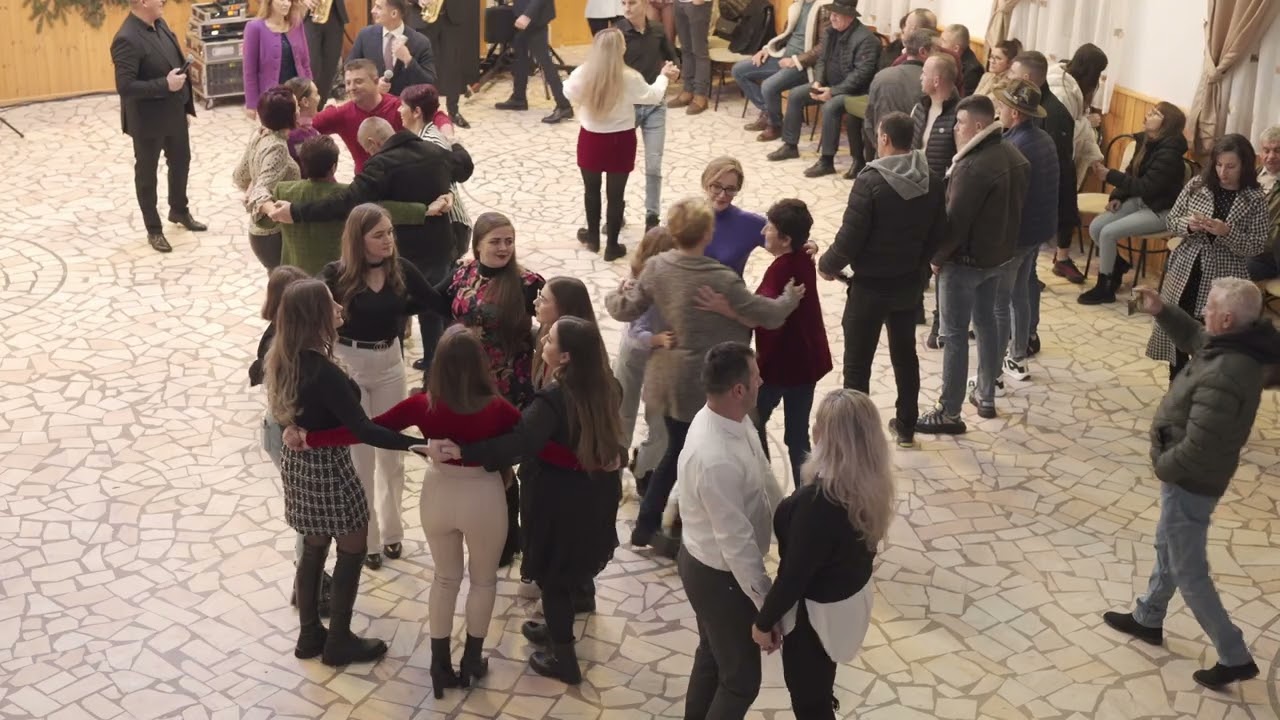 Bal Pianu 26 decembrie 2023-Formația Adi Neamtu, Alina Bîcă,Ovidiu Nechita,Ionuț Micu, Andrei Toader