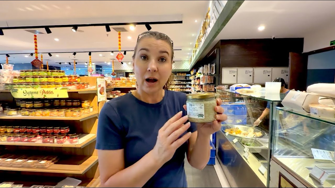 Поход в местный продуктовый магазин в Колламе, Керала