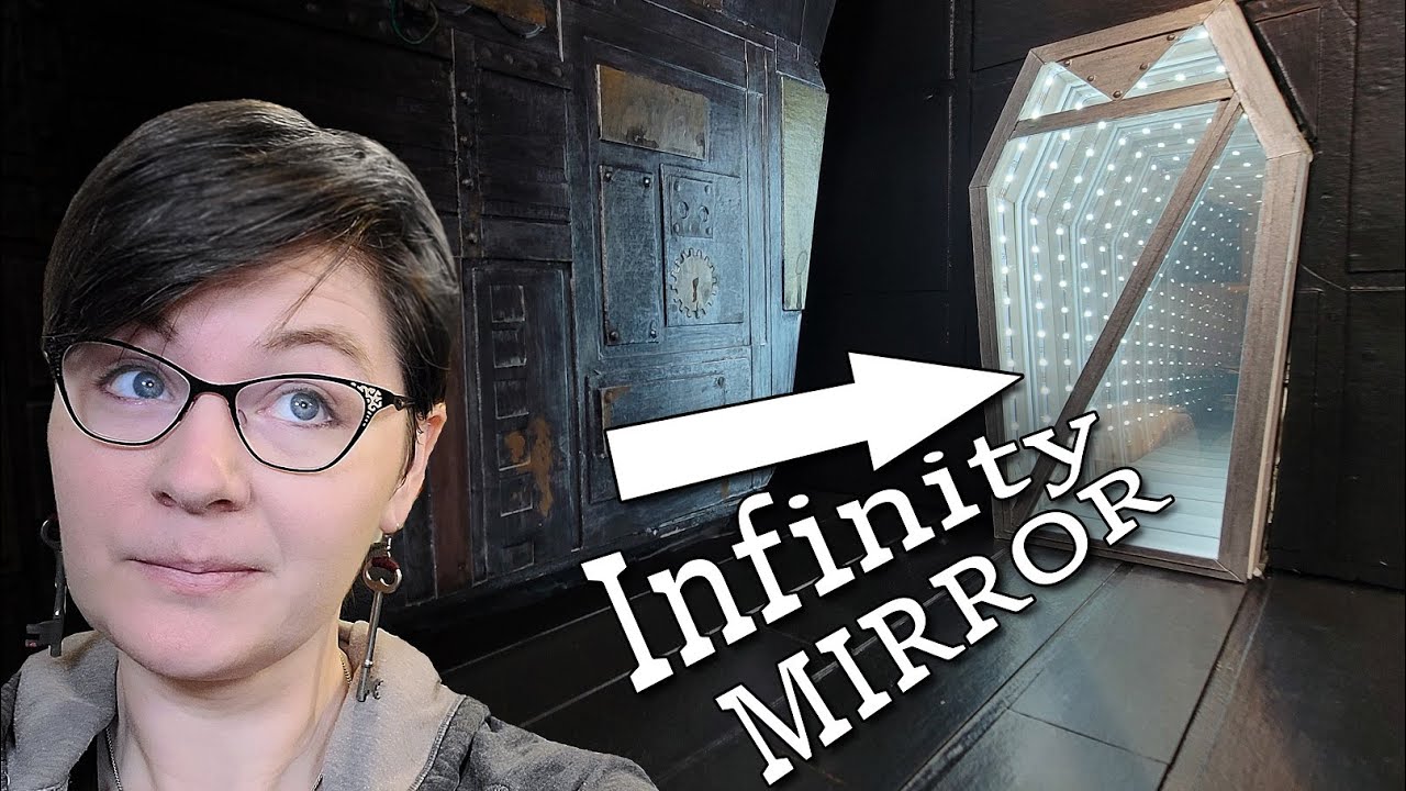 I made an INFINITY HALLWAY for my Miniature Space Ship🚀