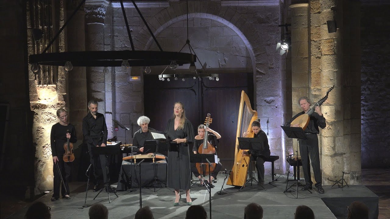 Souvigny – Les Musiciens de St Julien – When Daphne from fair Phoebus did fly