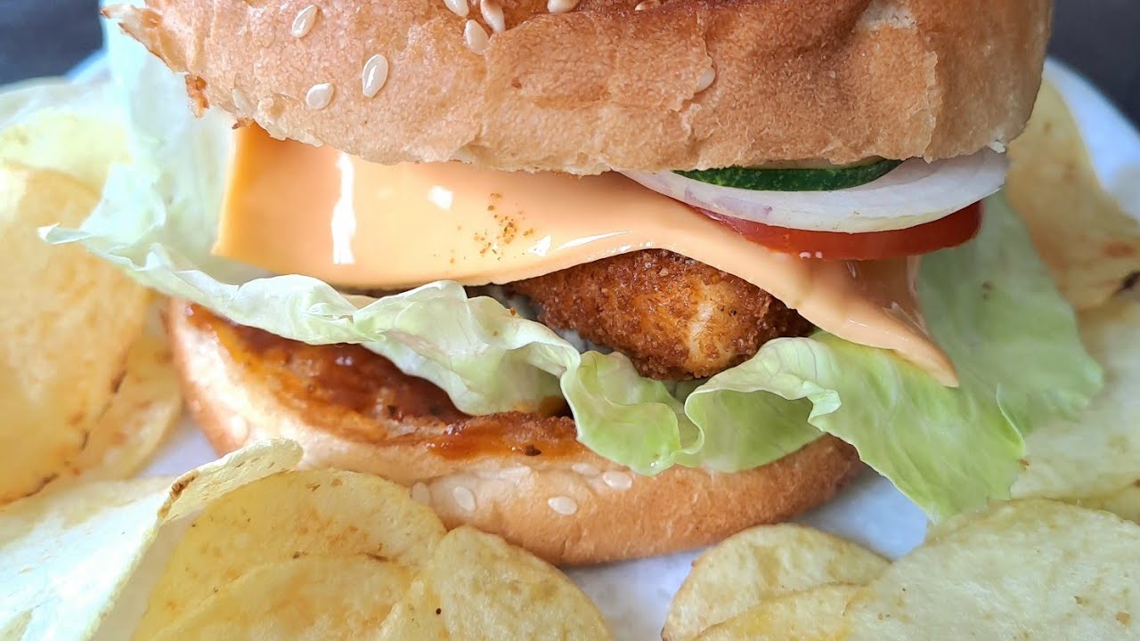 Paneer crispy burger | माकेर्ट से अच्छा burger बनाए घर पर 