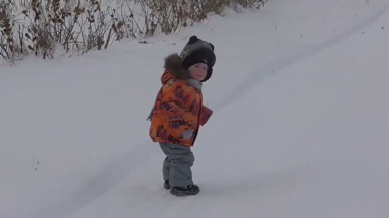 Видео из архива, внуку Савелию 1г8 мес
