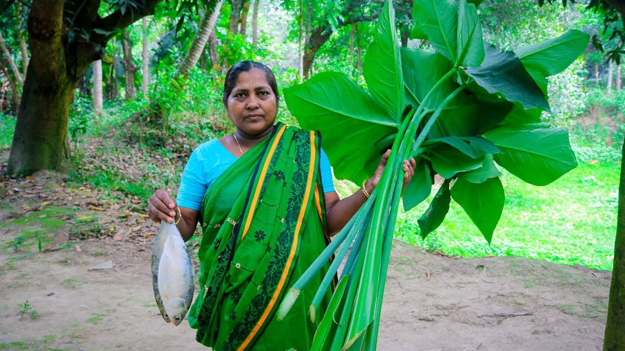 Hilsa & Arum Spinach Village Cooking Recipe by Village Food Life