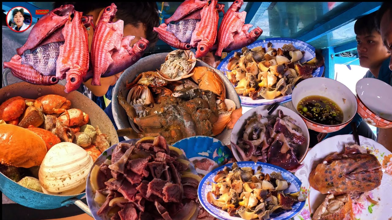 Bữa Ăn Đầy Ấp Hải Sản Của Anh Em Thợ Lặn Sau Một Đêm Vất Vả