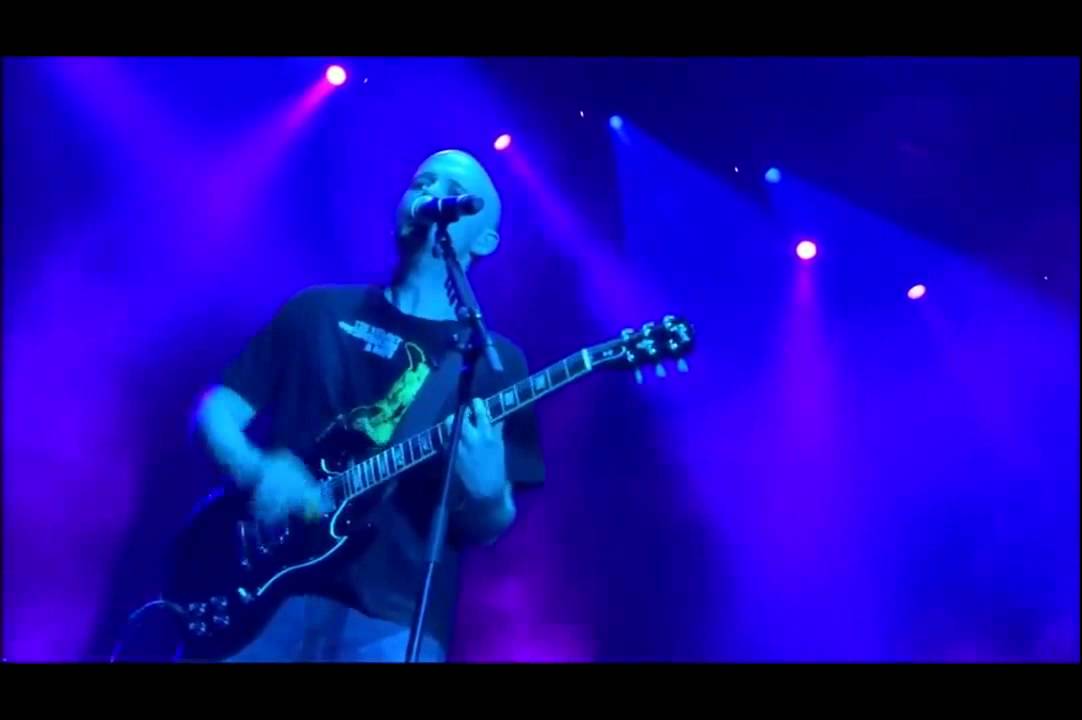 Moby     --    Extreme    Ways    [[   Official   Live   Video  ]]   HD