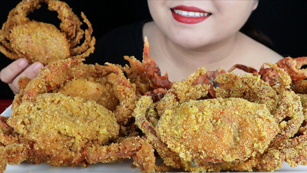 ASMR EATING DEEP FRIED SOFT SHELL CRABS. EXTREME CRUNCHY SOUNDS. ĂN CUA LỘT CHIÊN GIÒN. MAI ASMR