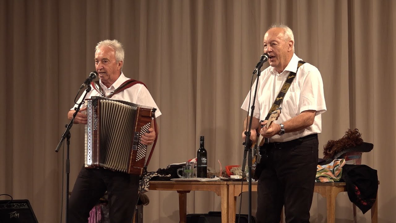 Stehaufmandln in Himberg