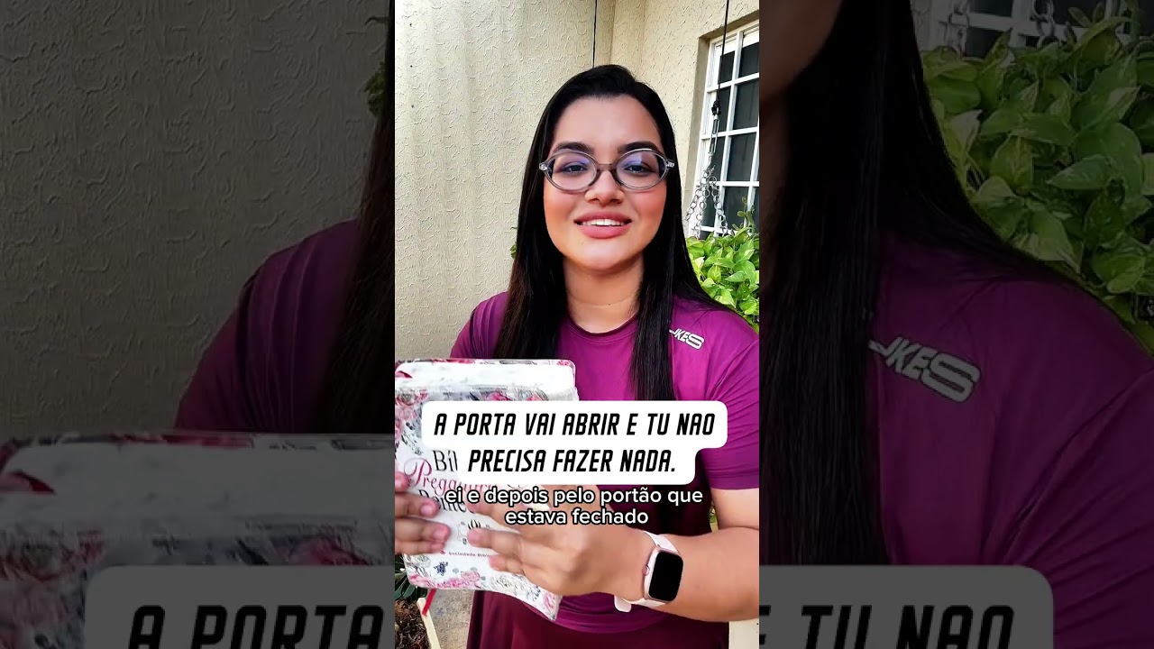 Não faça nada, pois a porta vai abrir e tu não precisa fazer nada. Ao pouco aqui