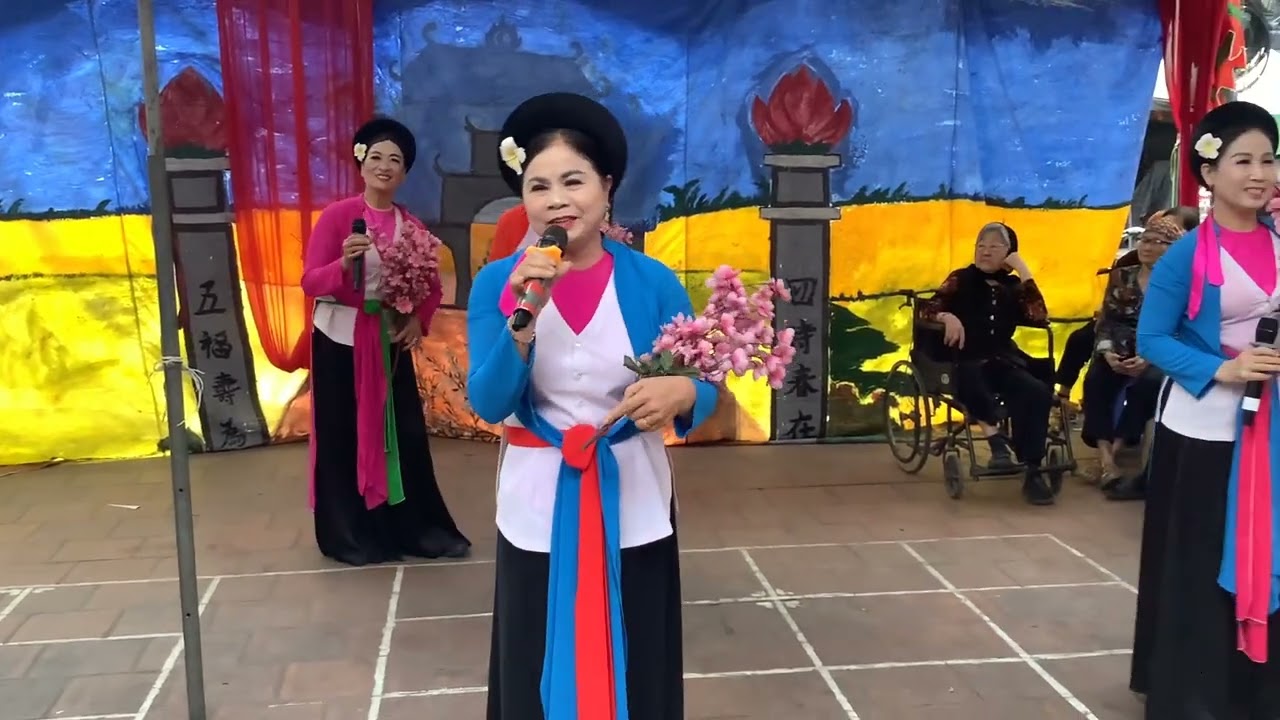 HOA CHIẾN CÔNG - Tốp CLB chèo thành đạt 