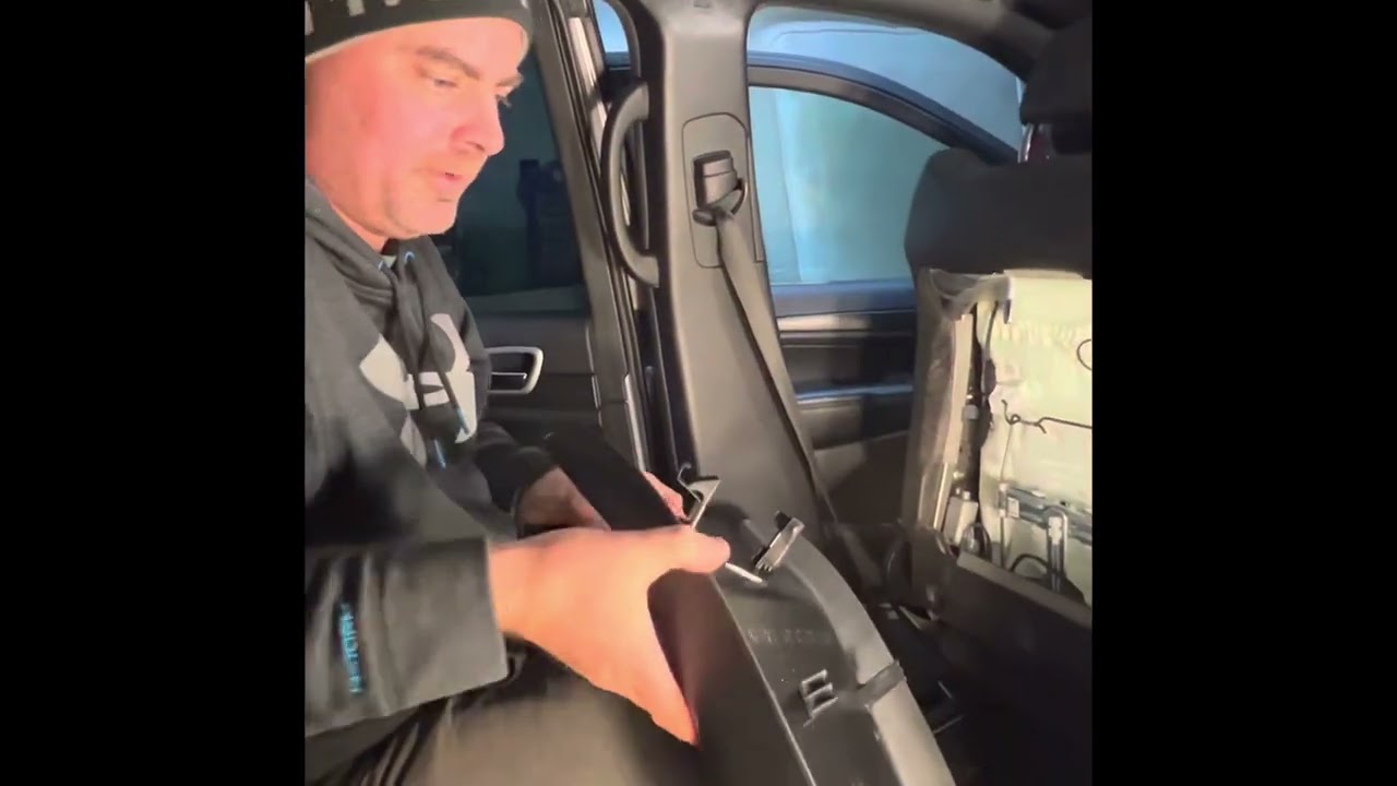 How to remove Active Head Rest 2020 Jeep Grand Cherokee