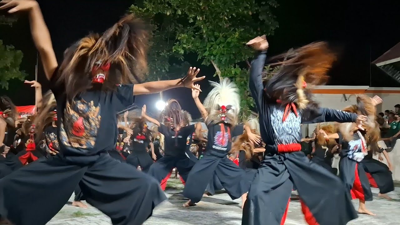 Aksi 100 Bujang Ganong Barongan Blora live Stadium Tirtonadi 