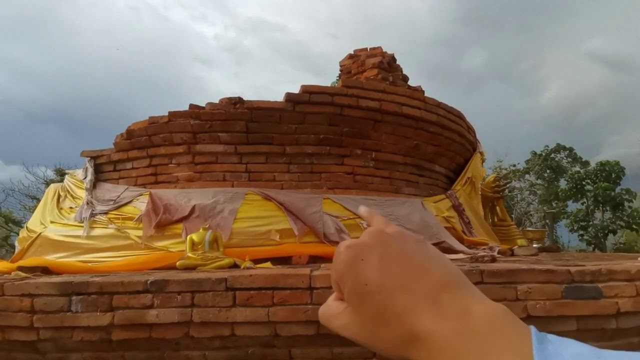 เขาดีสลัก​ ท่านคิดว่า​พระธาตุ​บน​ยอด​เขา​ที่​เก่าแก่​ที่สุด​ใน​ไทย​อยู่​ที่​ไหน?