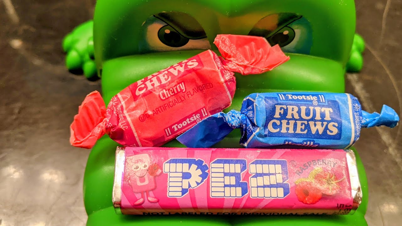 ODDLY SATISFYING/FEEDING CROCO PEZ & FRUIT CHEWS #asmr #screencast #candy #pez #viral