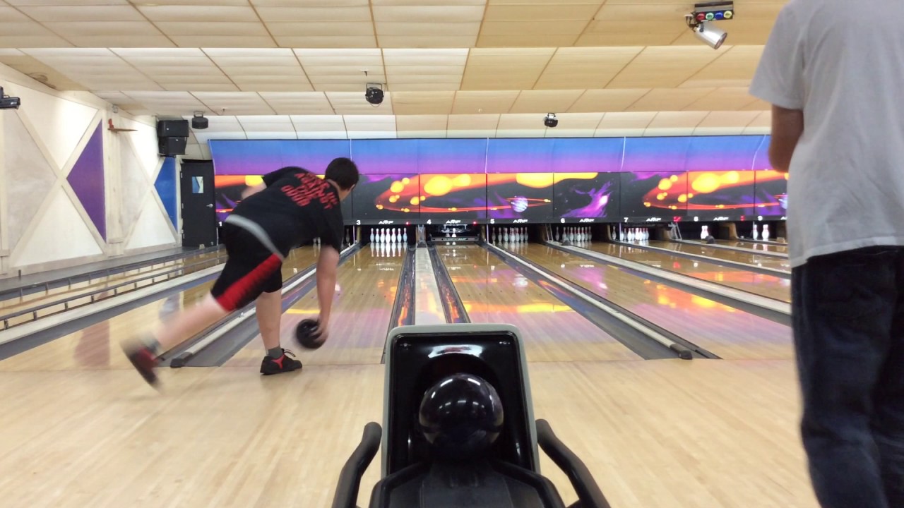 Ross Bowling Team Practice Session