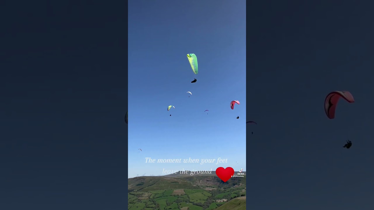 Paragliding Ozone Rush 6 Flight at Heol Senni, Brecon Beacons 