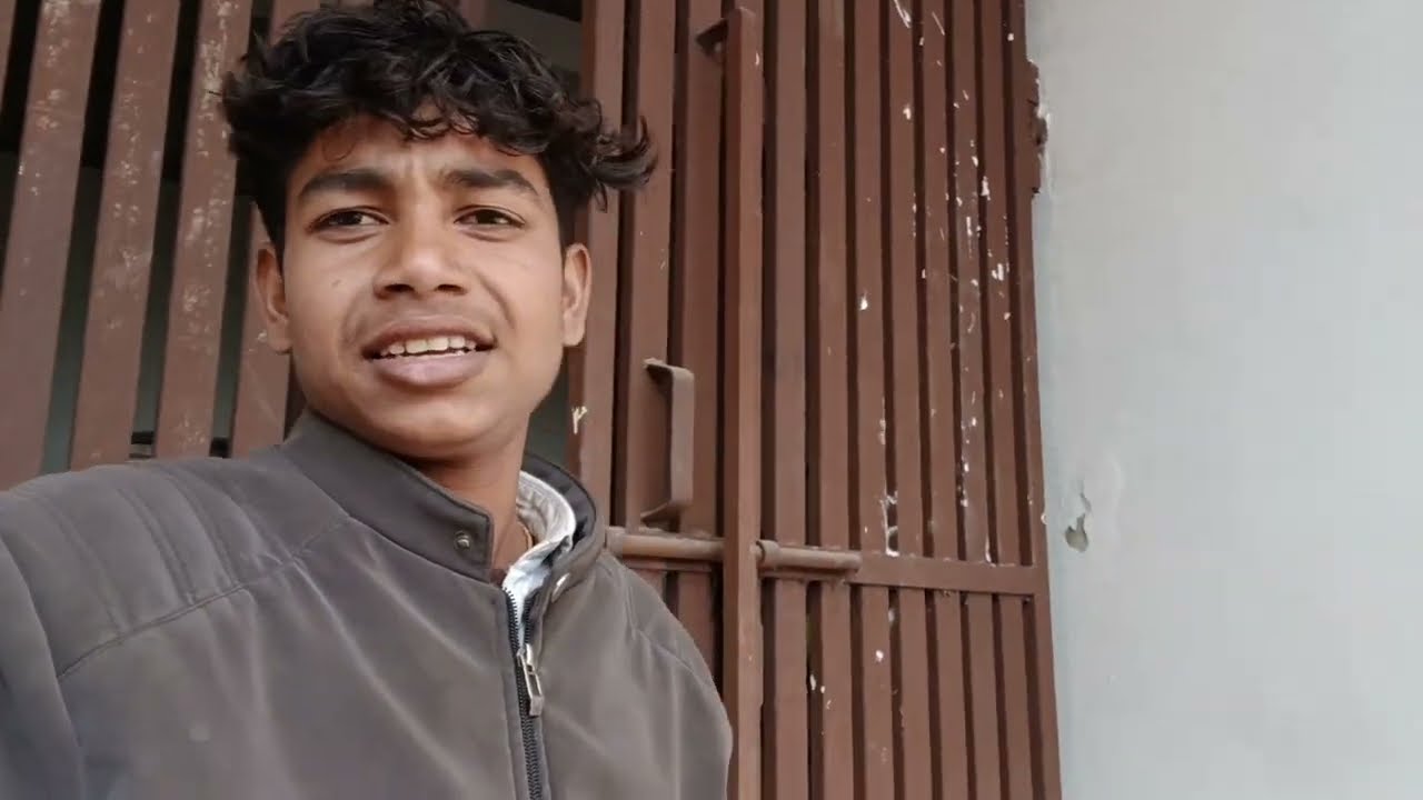 Noida Badi chowk par 😥#noida #badi #vlog #life 