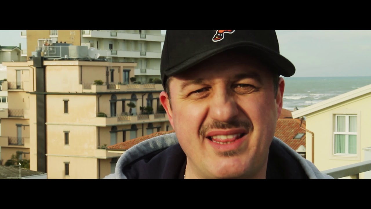 Basta un Mic (Word + Sismino) - street video- music by Callaman