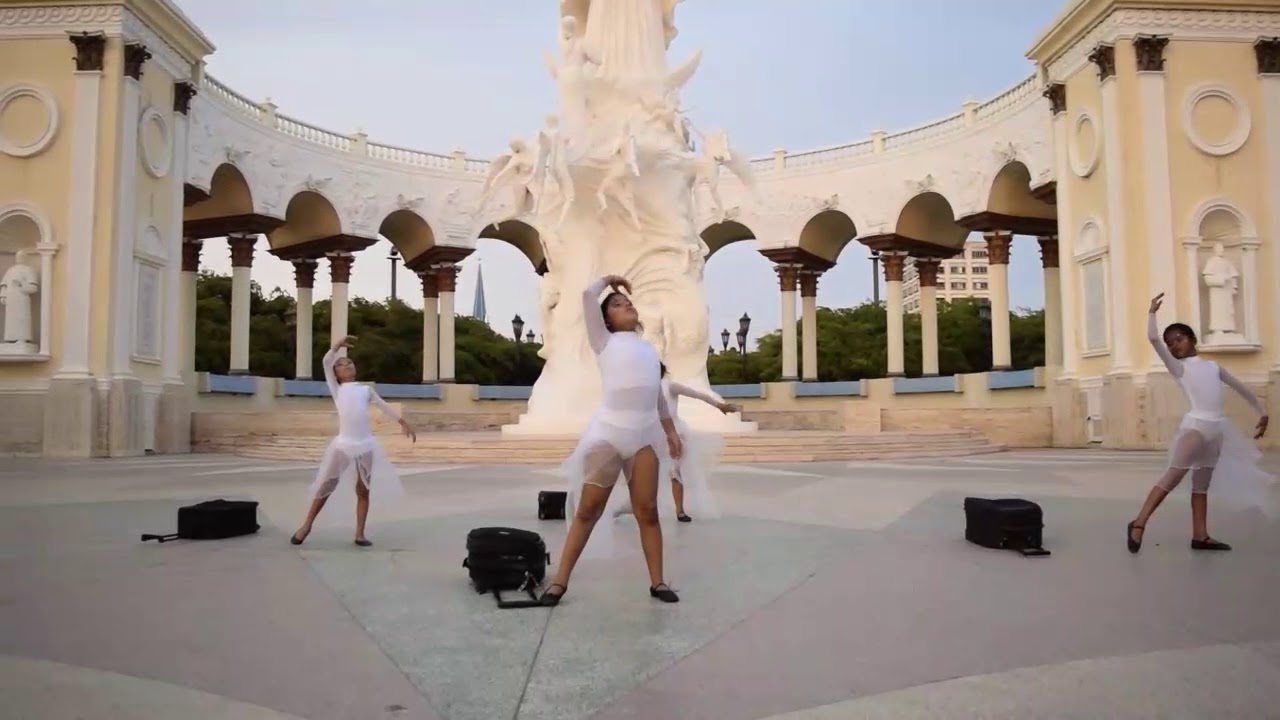 COLOR ESPERANZA DANCE VIDEO | ACADEMIA TENDENCIA