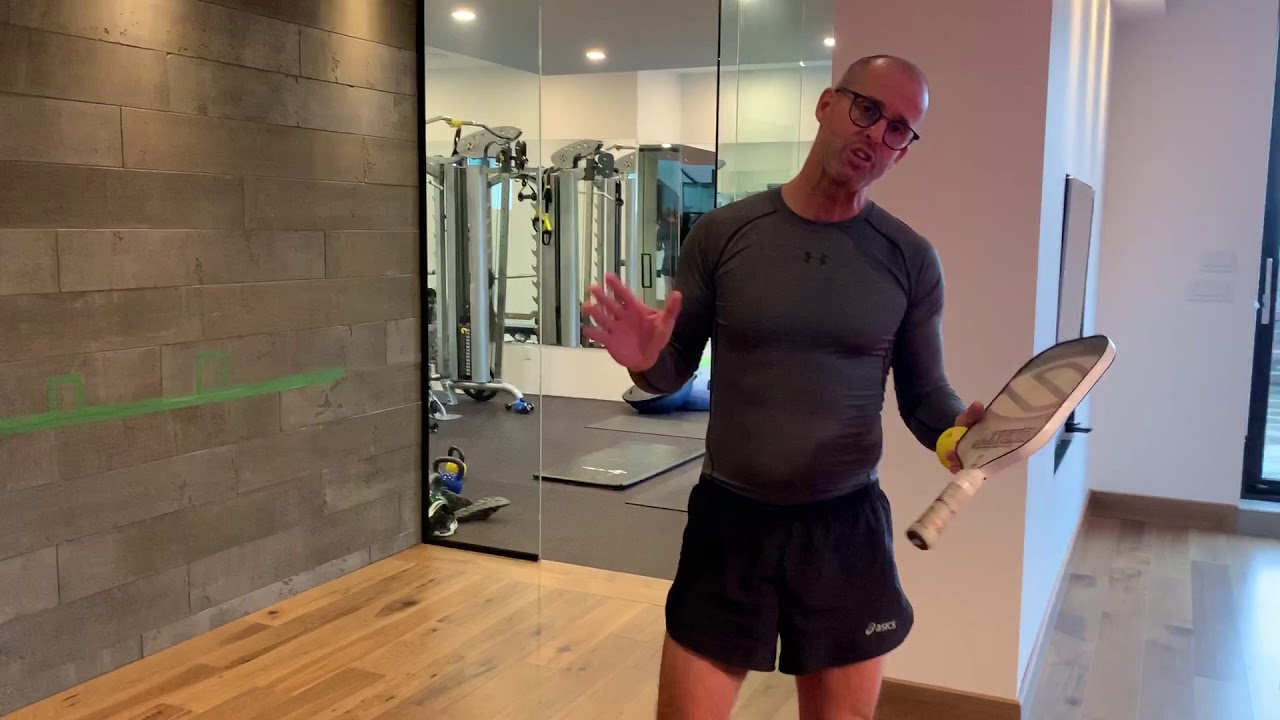 Pratique du pickleball à la maison