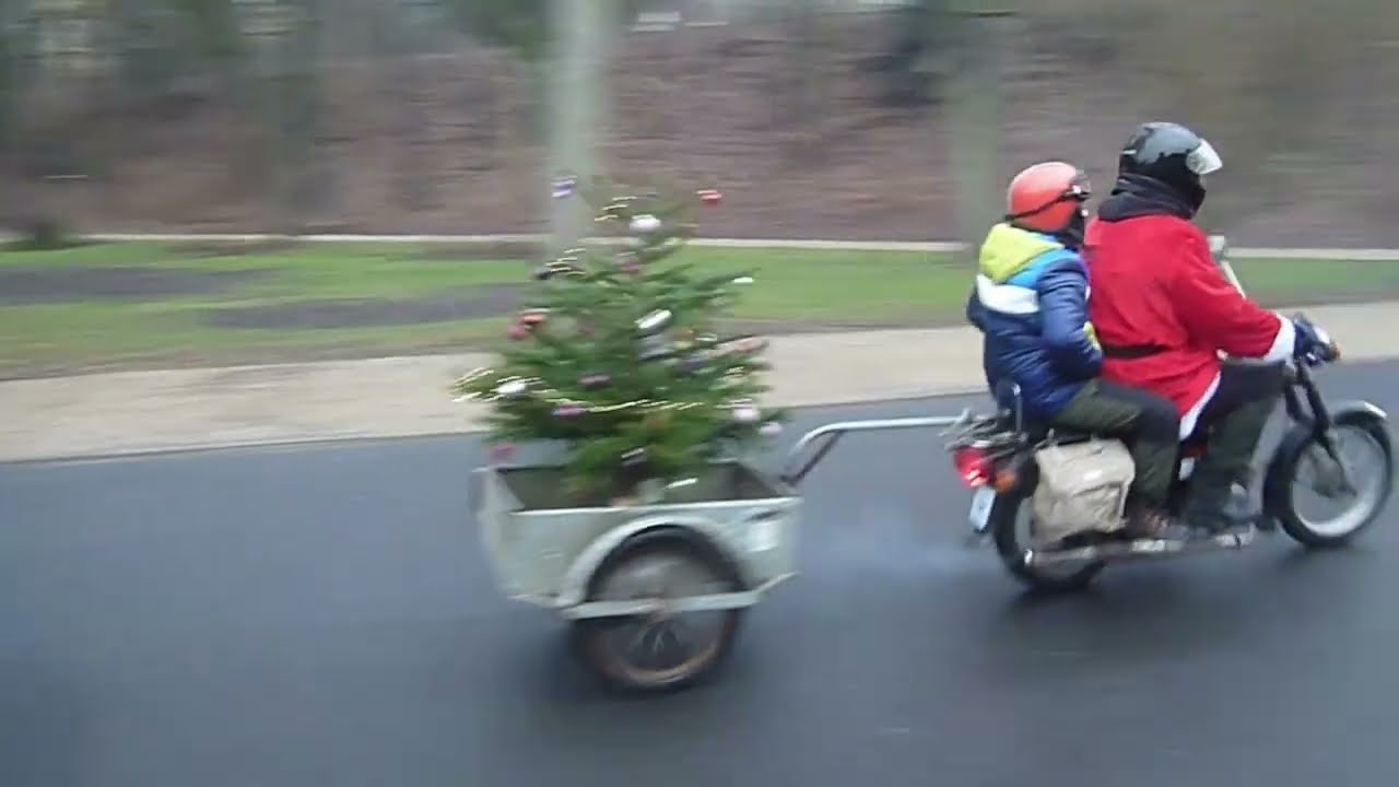 Görlitz - Mopedausfahrt der Weihnachtsmänner 24.12.2024 Teil 1