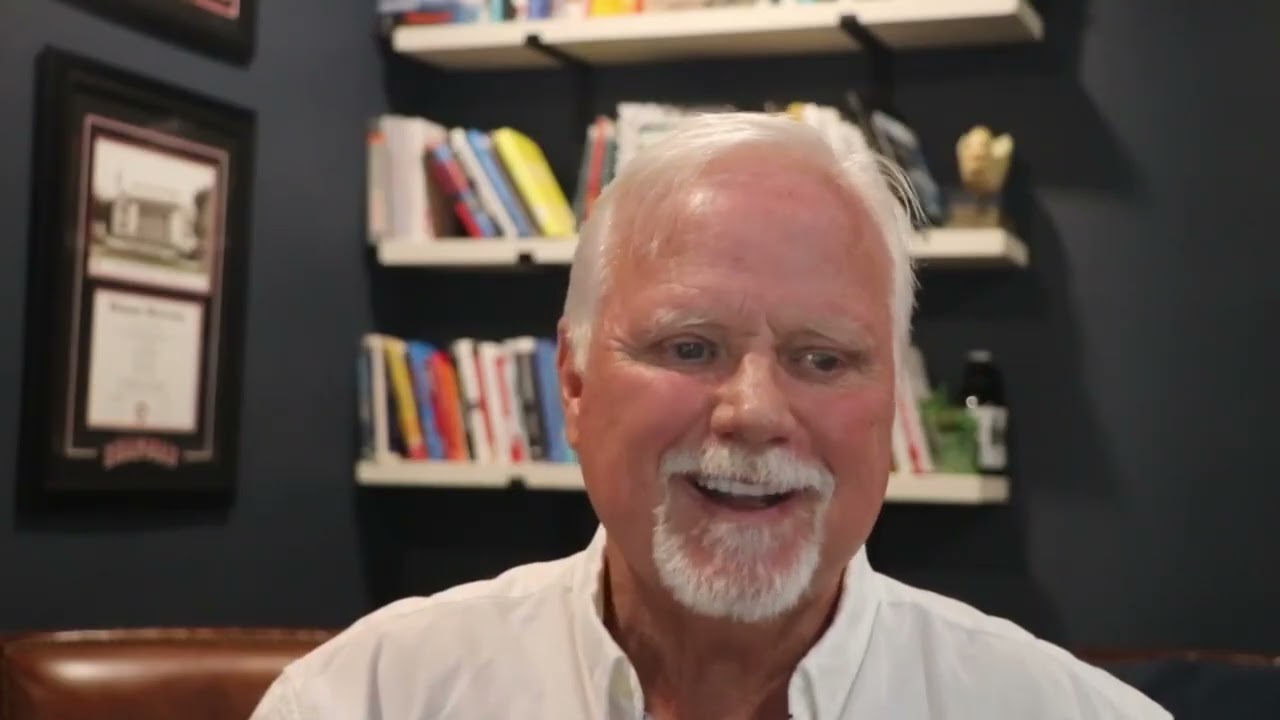 The Value of Critique: Why You Should Ask for Feedback - Scott De Long