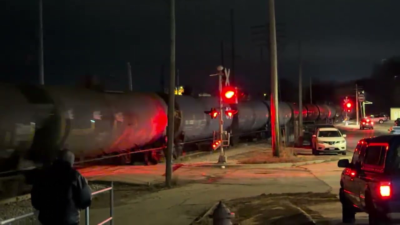Railfanning in lasalle il pt 58 ft iais 506 and 513
