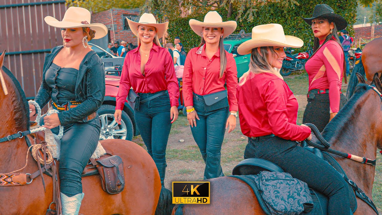 Gran CABALGATA en COLOMBIA 😍 Hermosas Amazonas en Roldanillo - Valle 🐴