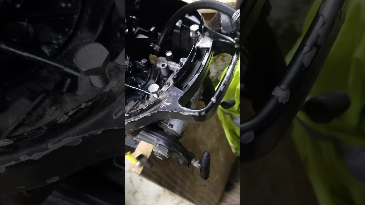 1975 20hp Mercury 2 stroke- Engine removal PART 1