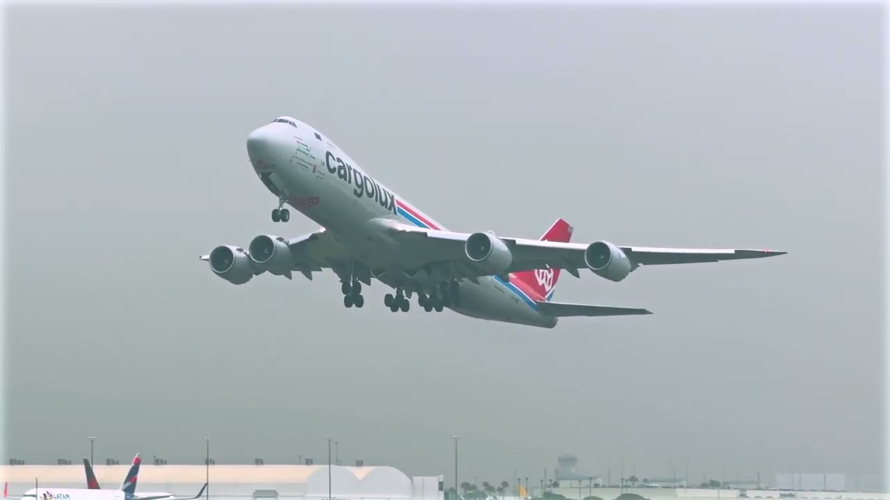 Cargolux Boeing 747-8F CLX287 Heavy Takeoff from MIA Runway 27 in Light Rain | Real ATC & Sounds