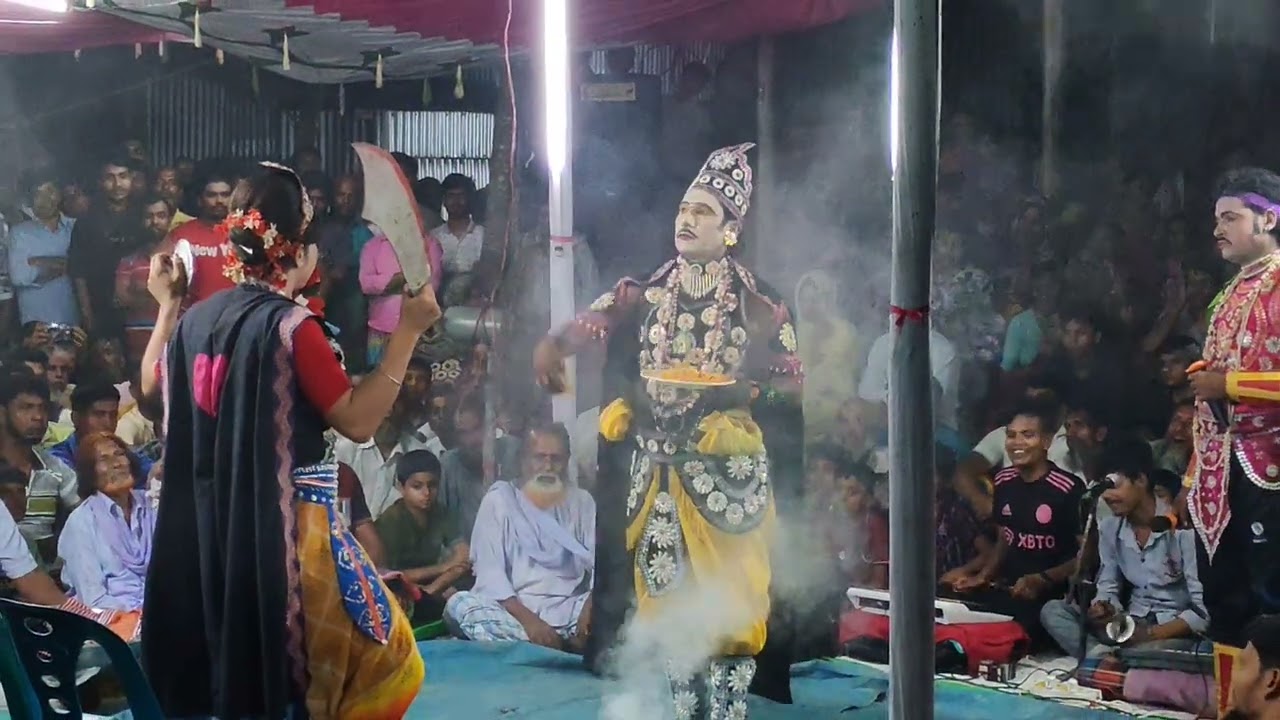 গ্রাম অঞ্চলের অনেক সুন্দর একটি যাত্রাপালা।