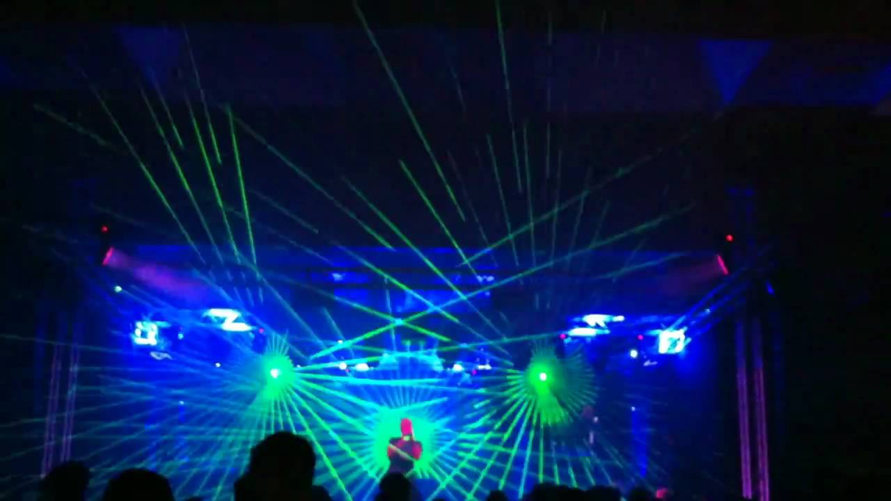 Ausschnitte der neuen Lasershow von BarbedWire!!! SAMSTAG 16.10.2010 IN GROMBACH!!!!!!
