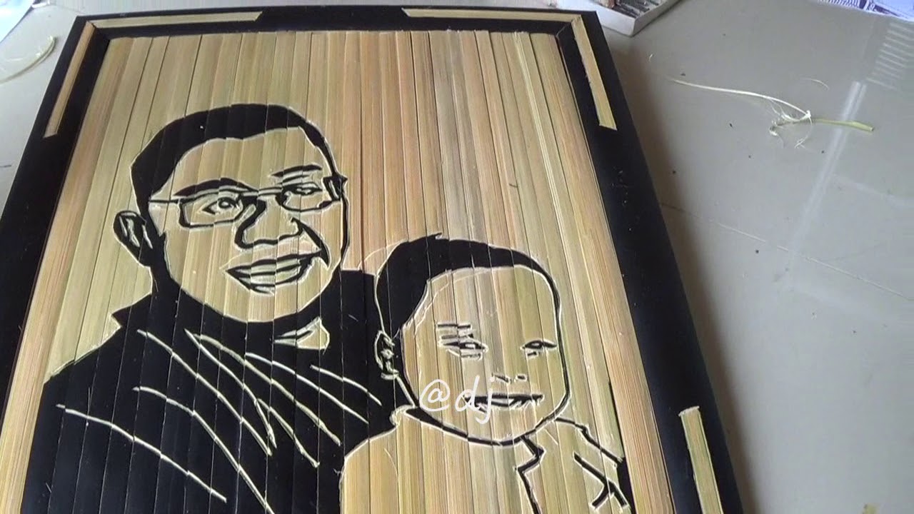 Proses Pembuatan Lukisan di Bambu
