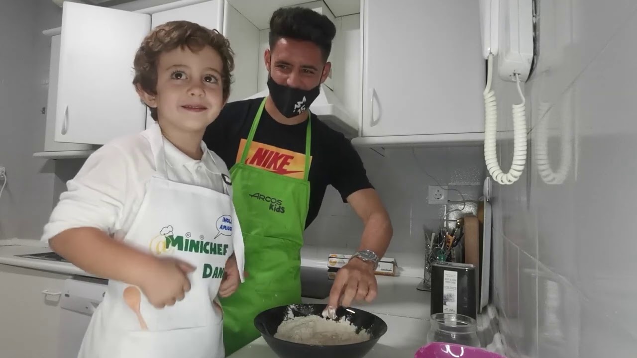 Hoy cocinamos pizza🍕🍕 con Alex Moreno