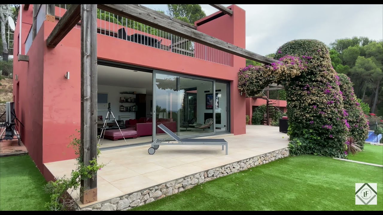 Villa with sea views, swimming pool and only a stone's throw from Tamariu beach for sale Costa Brava