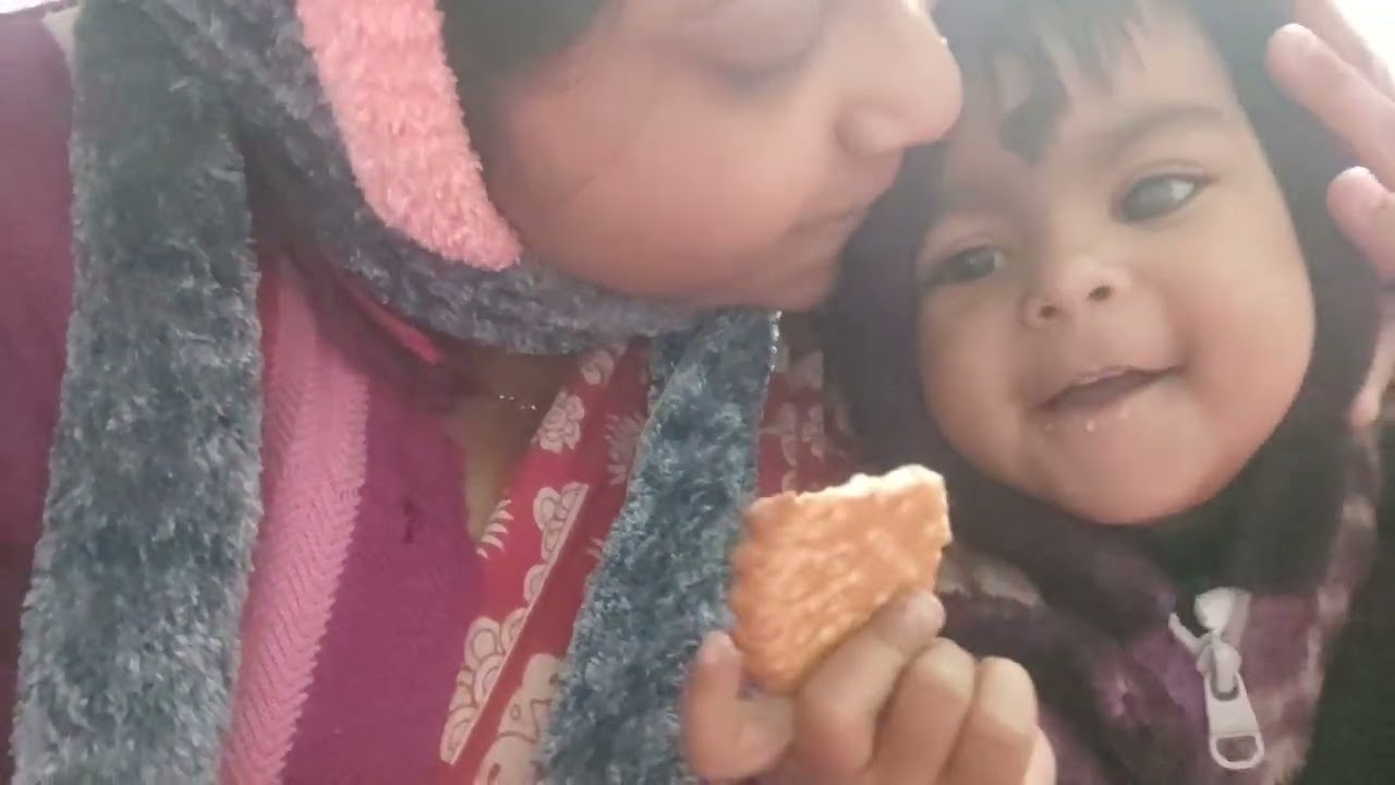 মিষ্টি আমাকে না দেখতে পেয়ে কী কান্না,, ওদের কিছু হলে আমি কোনো কাজি ঠিক করতে পারিনা