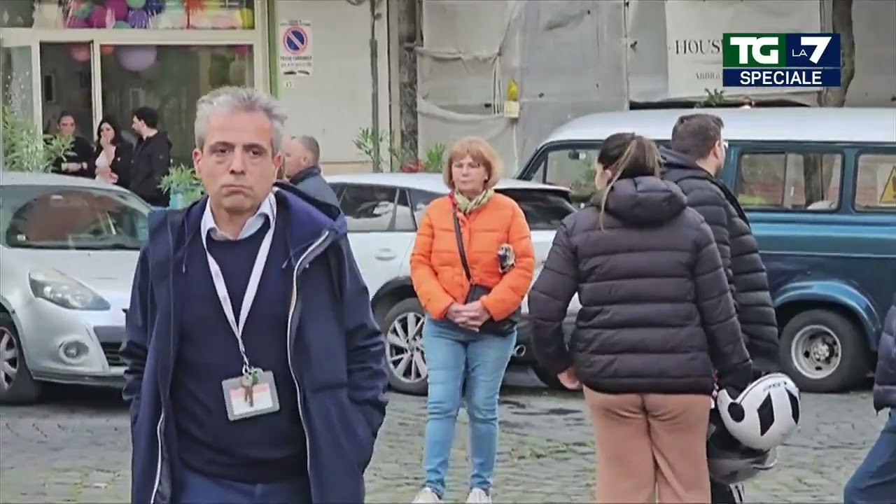 Funivia del Faito, i passeggeri sospesi in aria: il video del salvataggio