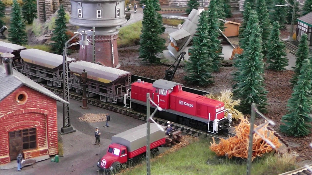 BR 180 Kuehn und BR 290 Minitrix cargo Spur N