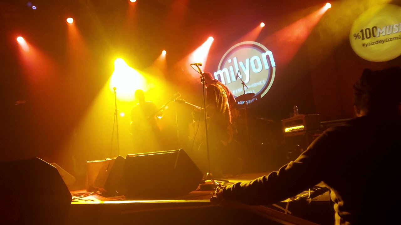 Batuhan Mutlugil - Çok Aşığın Var Diyorlar