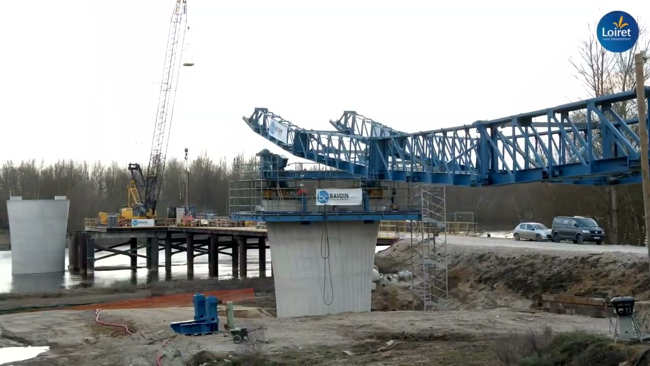 D&eacute;viation Jargeau - Phase 4   1er lancement de la charpente m&eacute;tallique