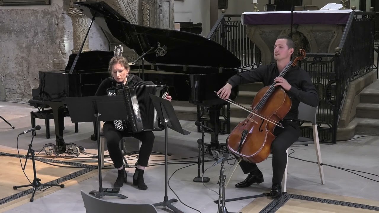 Marie Andrée Joerger, accordéon,  Aleksandra Dzenisenia, cymbalum et Nicolas Hugon, violoncelle