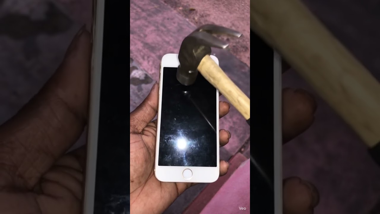 HOW STRONG THIS GLASS 😱 Iphone 6 hammer test 😱