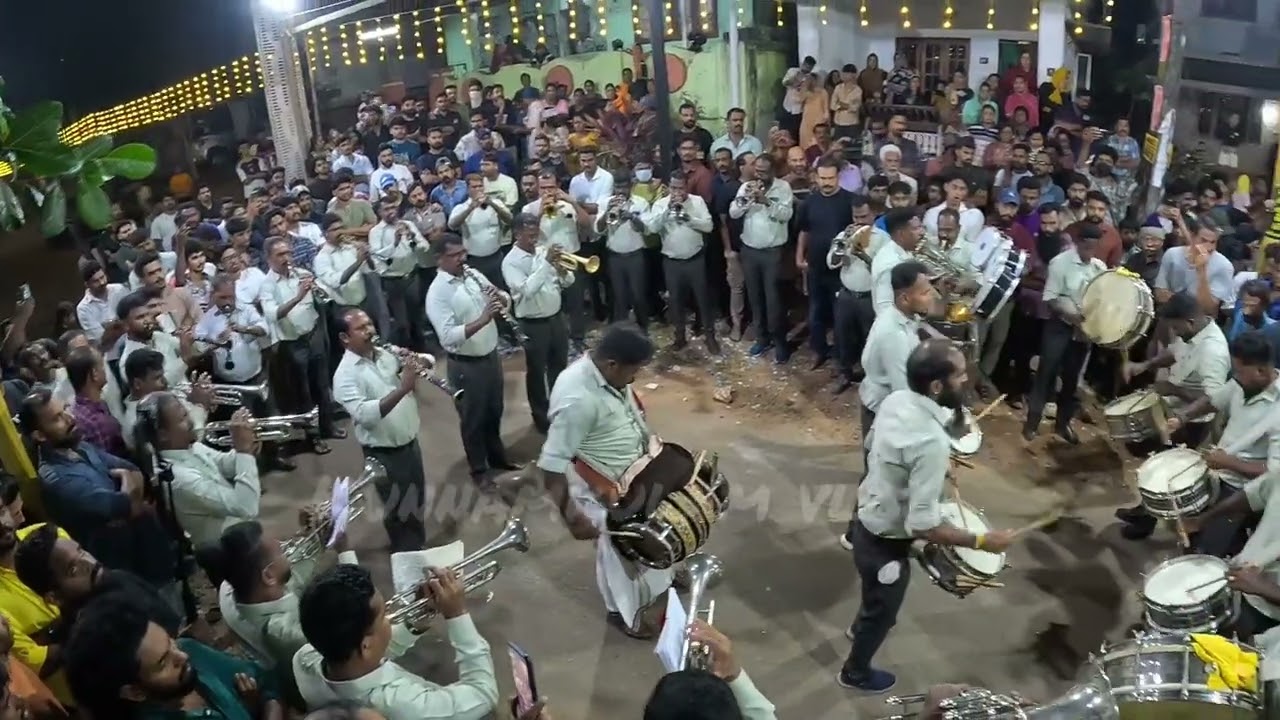 കൈരളിക്ക് അല്ലാതെ ഇതുപോലെ ഒരു സാധനം പാടാൻ പറ്റുമോ 