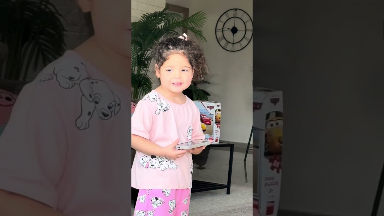 דניאלה עושה מסיבה לבובות שלה #ילדים