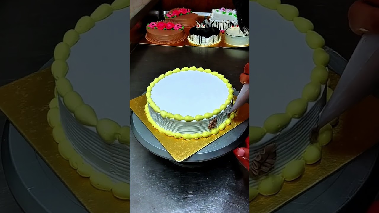 Full video on how to decorate a vanilla cake