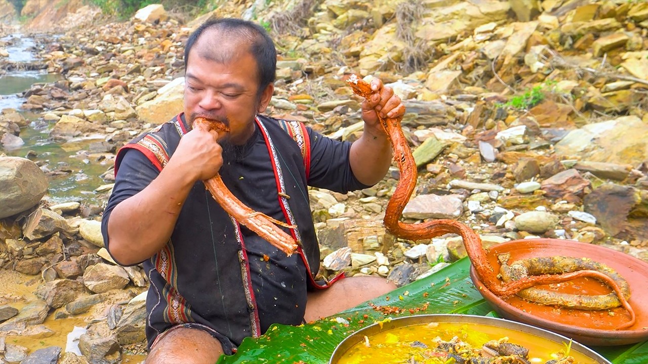 Catching and Grilling Snakes - A Wilderness Snake Cooking Recipe - Dwarf Food