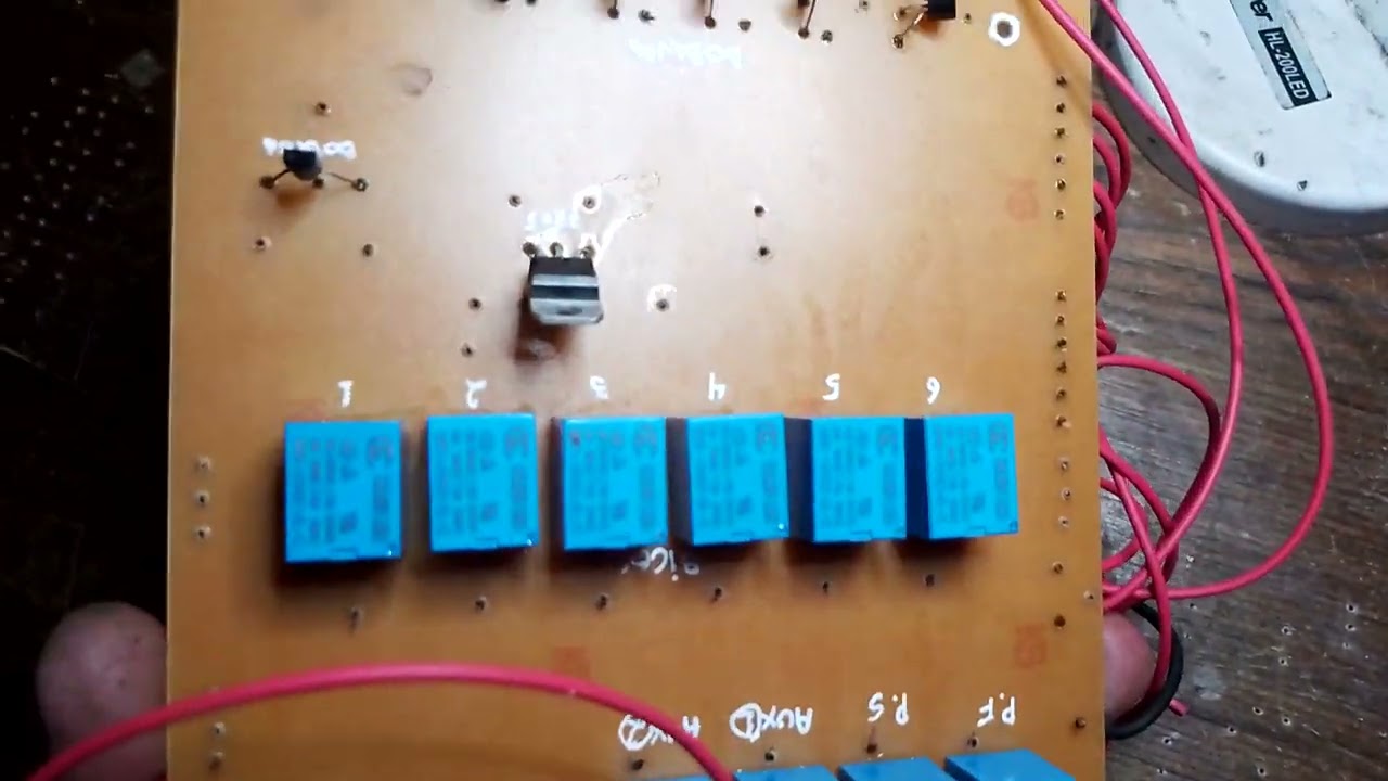 Projeto simulador de ecu caseiro feito com placa de fenolite.