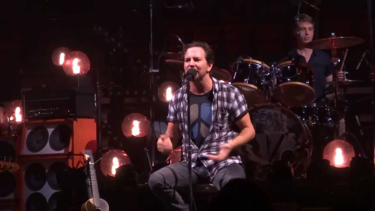 Pearl Jam - Sleeping by myself live in San Diego 2013