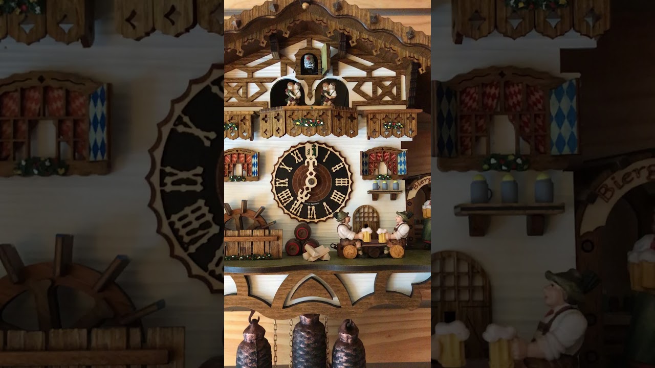 Hones beer drinker and beer lady cuckoo clock