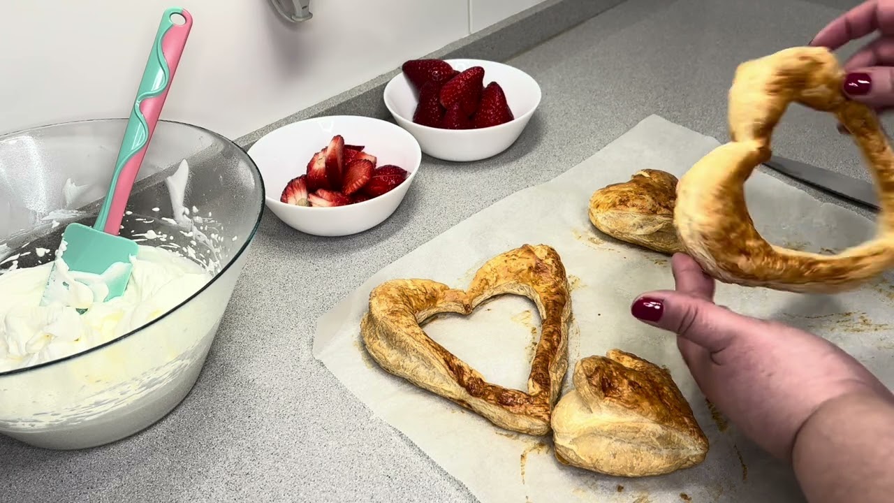Corazón de fresas con nata